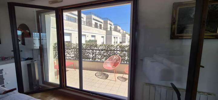 Installation de moustiquaires pour un confort optimal
